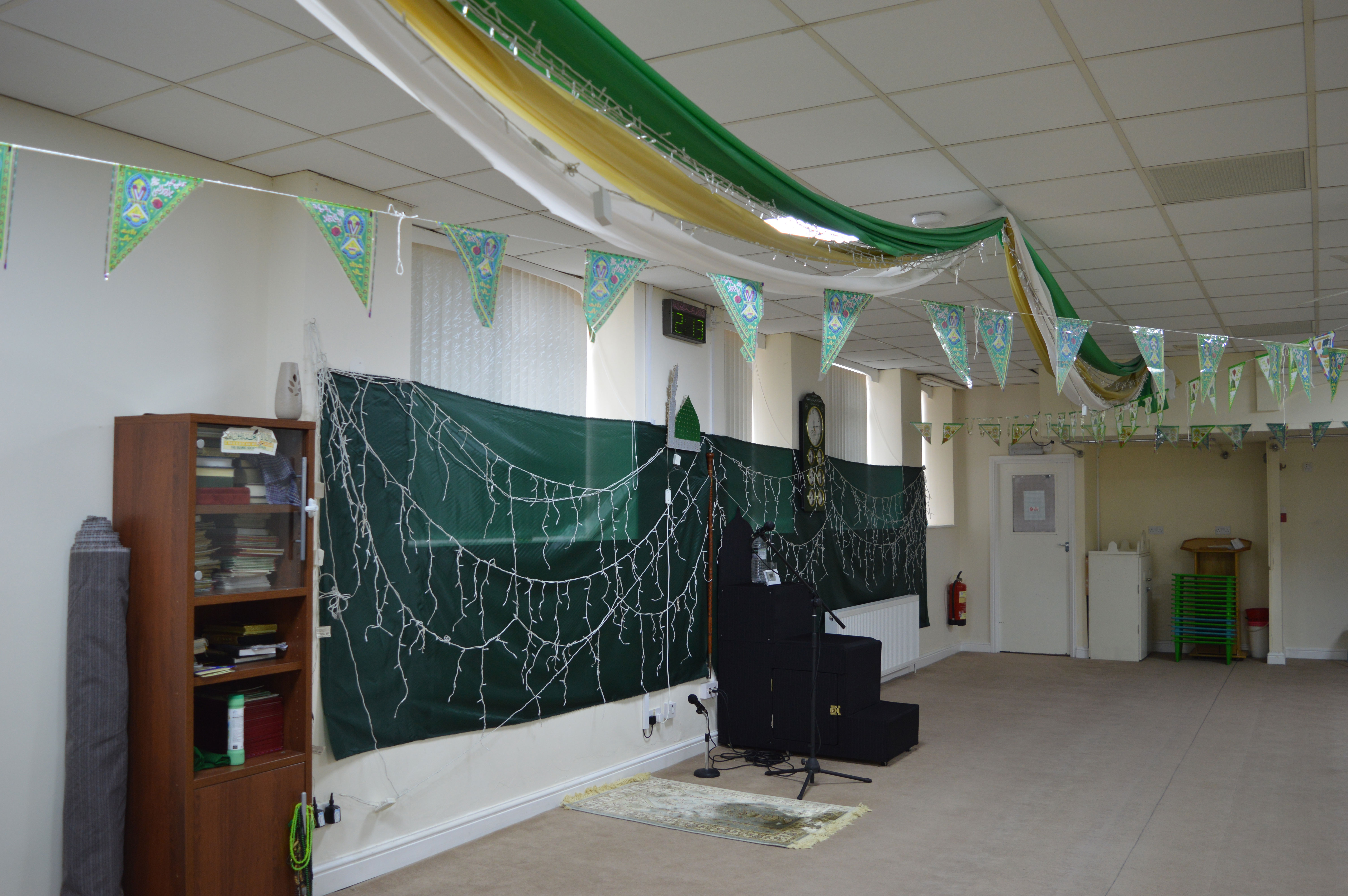 Lorem Ipsum is simply dummy text of the printing and typesetting ndustry. 