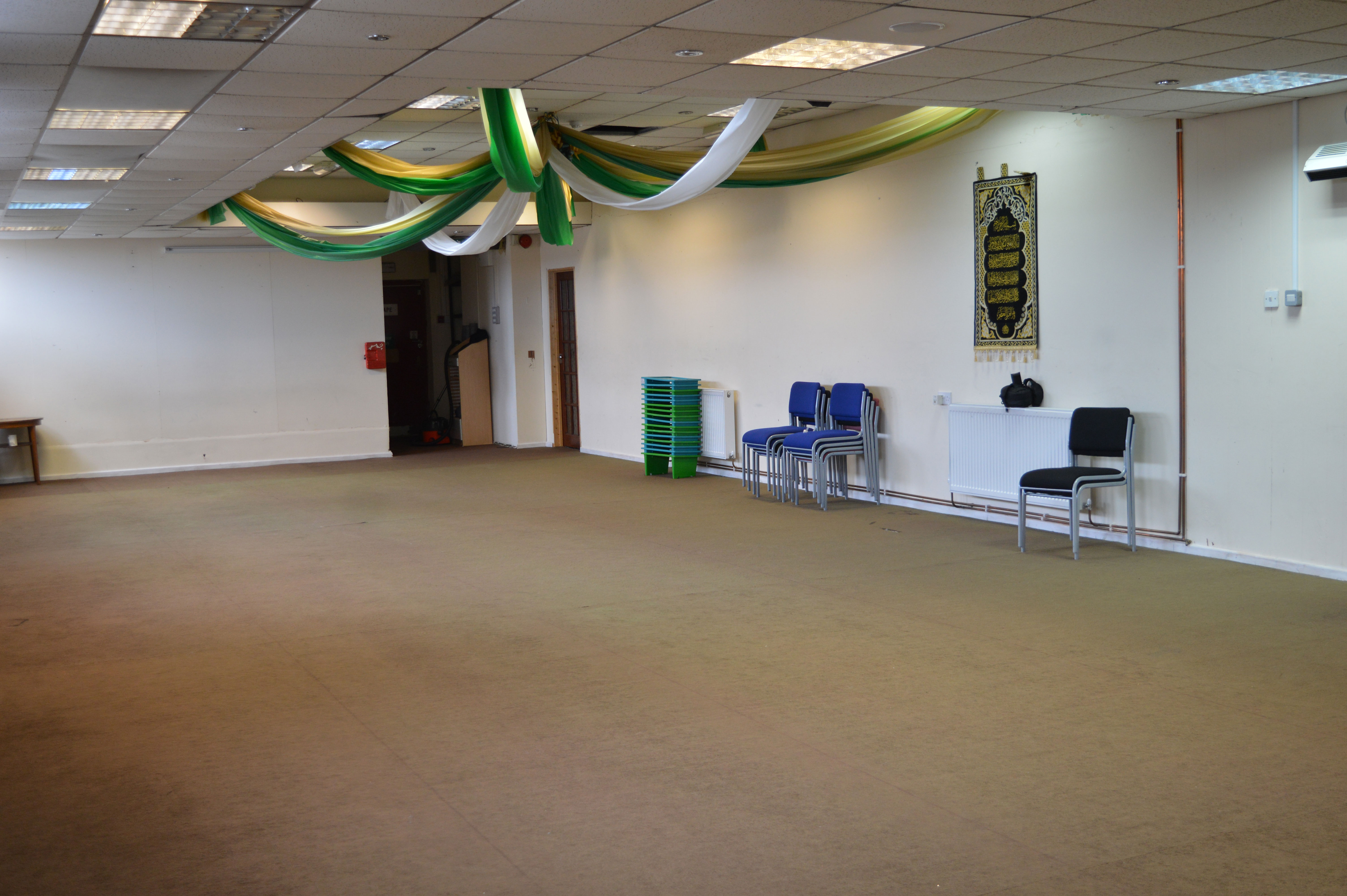 Lorem Ipsum is simply dummy text of the printing and typesetting ndustry. 